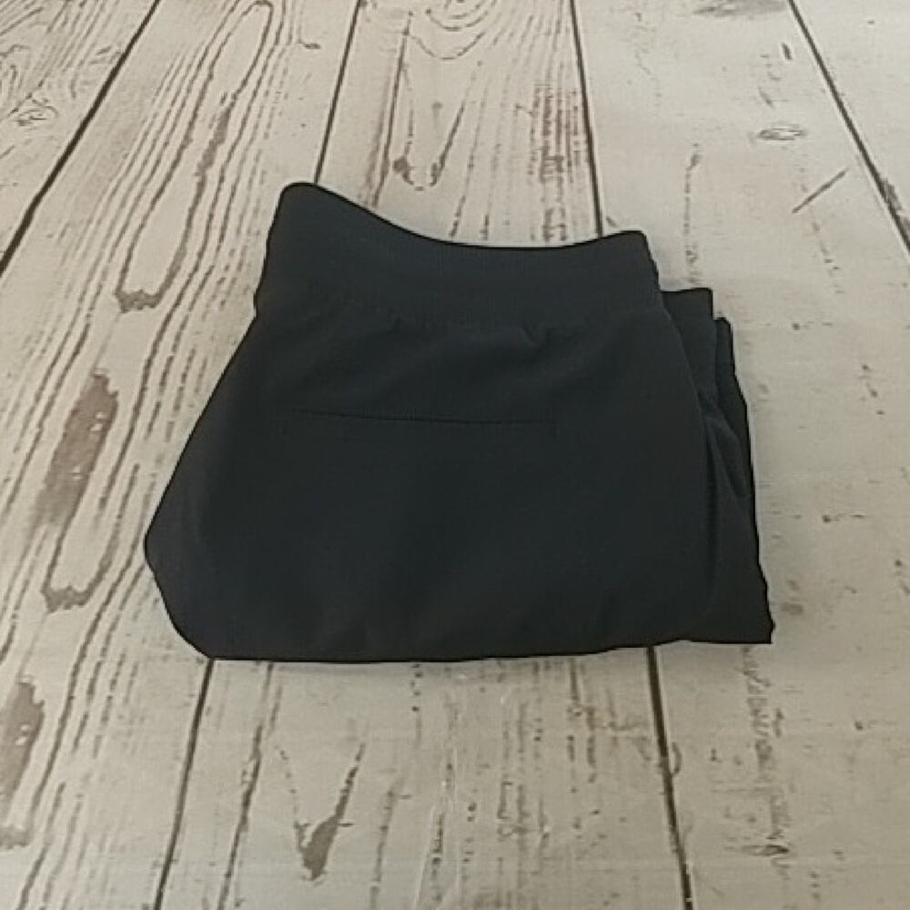 GAP Fit Cuffed Drawstring Hike Shorts With Pockets Black Size M